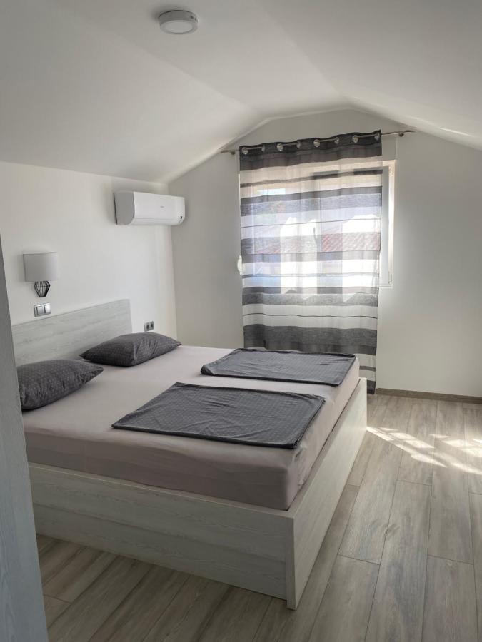 Apartments Nautica Barbat na Rabu Exterior photo