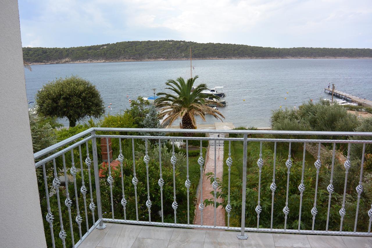 Apartments Nautica Barbat na Rabu Exterior photo